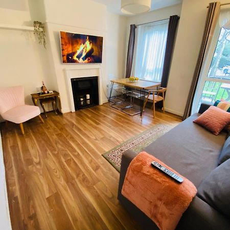 3 Bed Apartment In Camden Londra Exterior foto