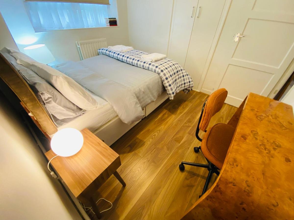 3 Bed Apartment In Camden Londra Exterior foto